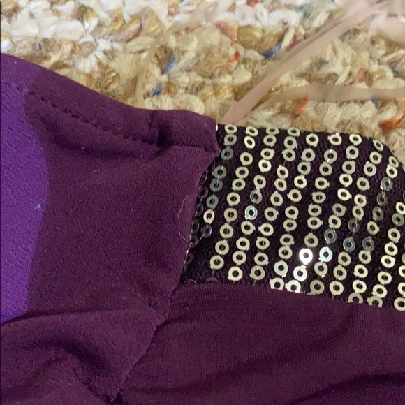 Single sleeved fitted sequin top - Picture 6 of 6